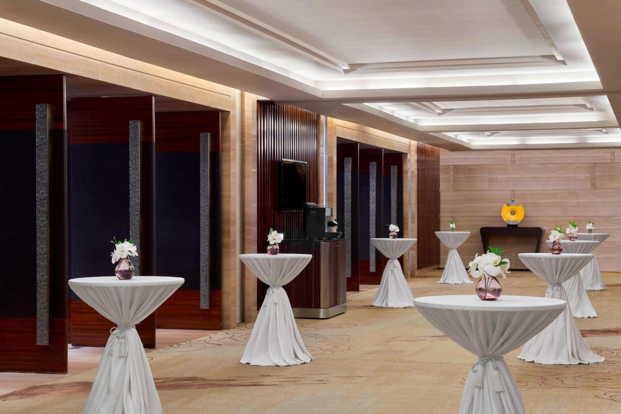 Отель The Westin Pazhou Гуанчжоу Экстерьер фото