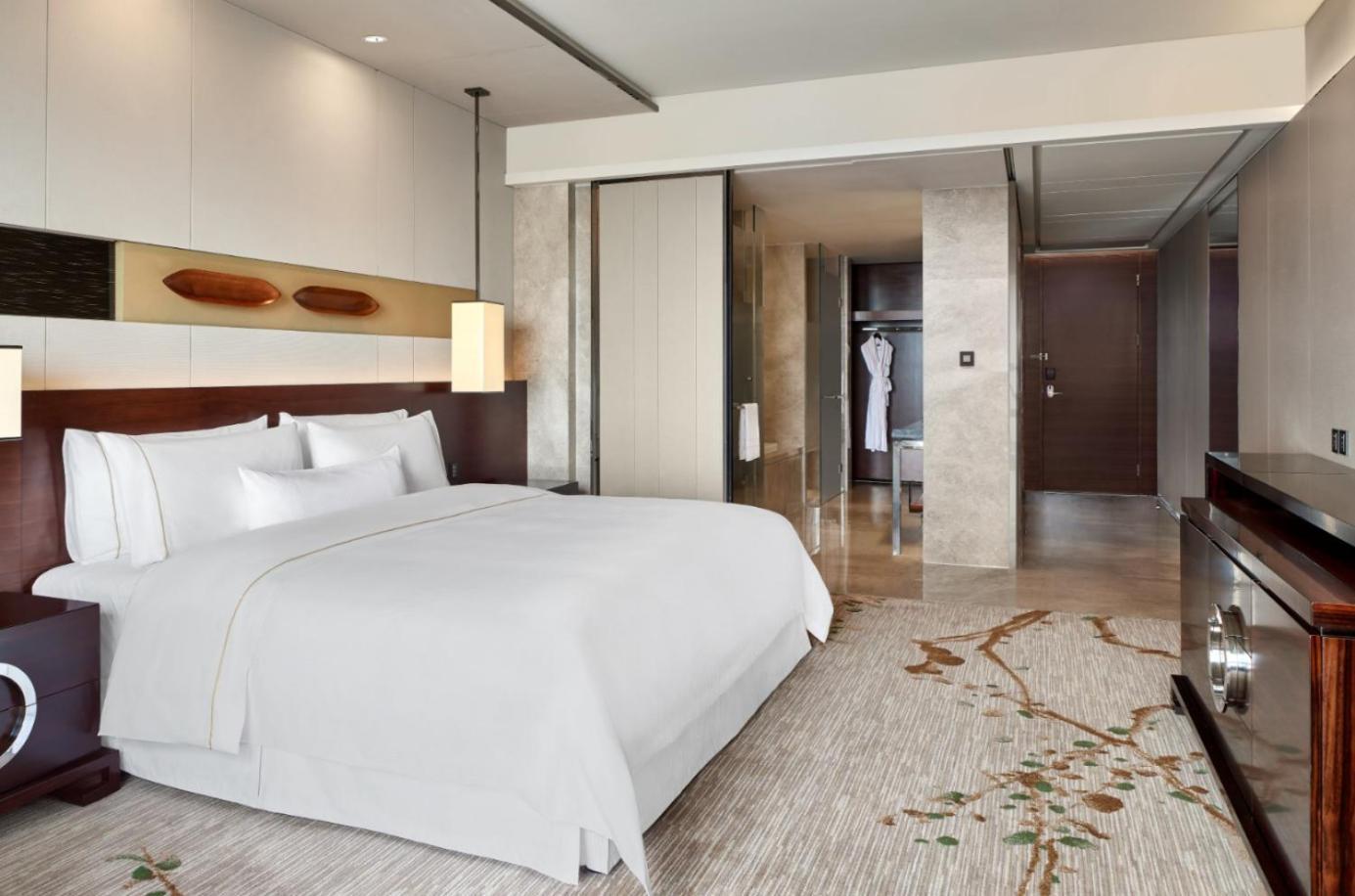 Отель The Westin Pazhou Гуанчжоу Экстерьер фото